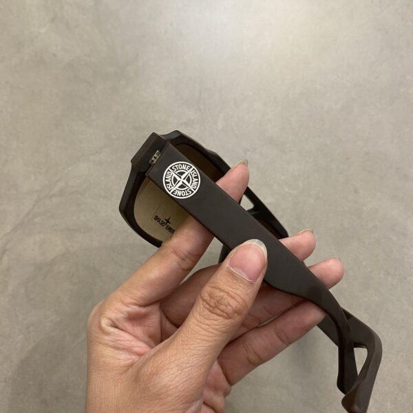 GLASESS STONE GREY