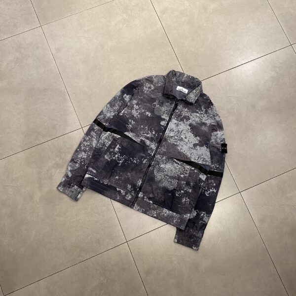 DISSOLVING CAMO JACKET