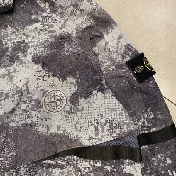 DISSOLVING CAMO JACKET