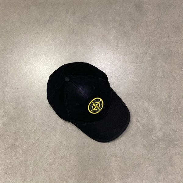 CAPS BLACK STONE
