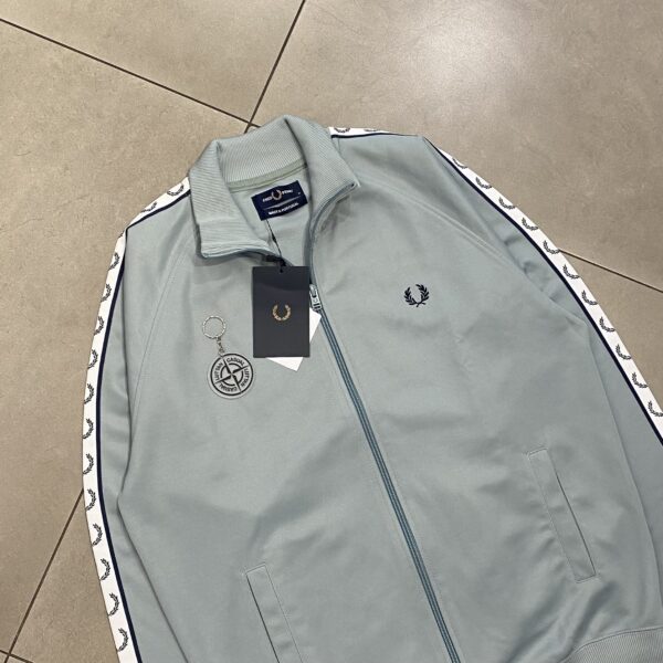 IMG_1436 TRACKTOP FRED PERRY ICE BLUE