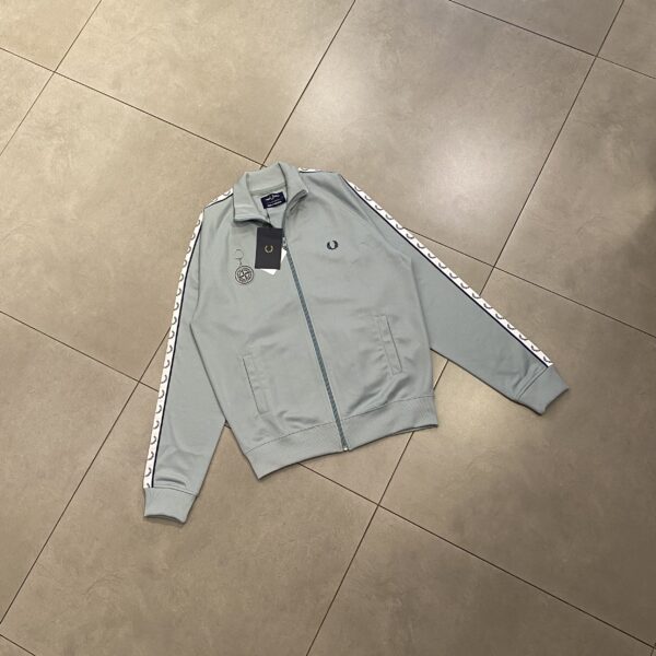 IMG_1438 TRACKTOP FRED PERRY ICE BLUE