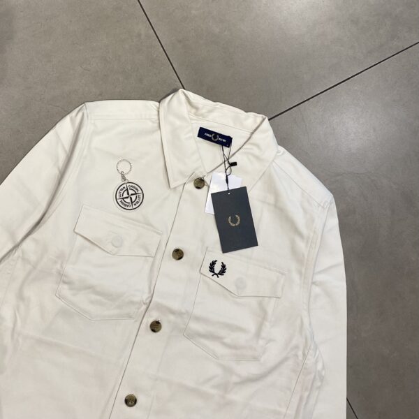 OVERSHRIT FRED PERRY BROKEN WHITE