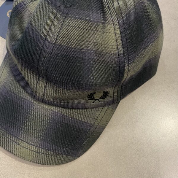 CAPS TARTAN FRED PERRY