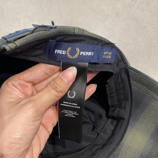 CAPS TARTAN FRED PERRY