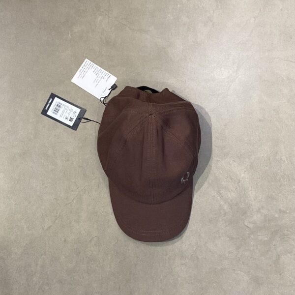 CAPS FRED PERRY DARK BROWN