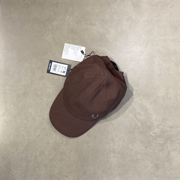 CAPS FRED PERRY DARK BROWN
